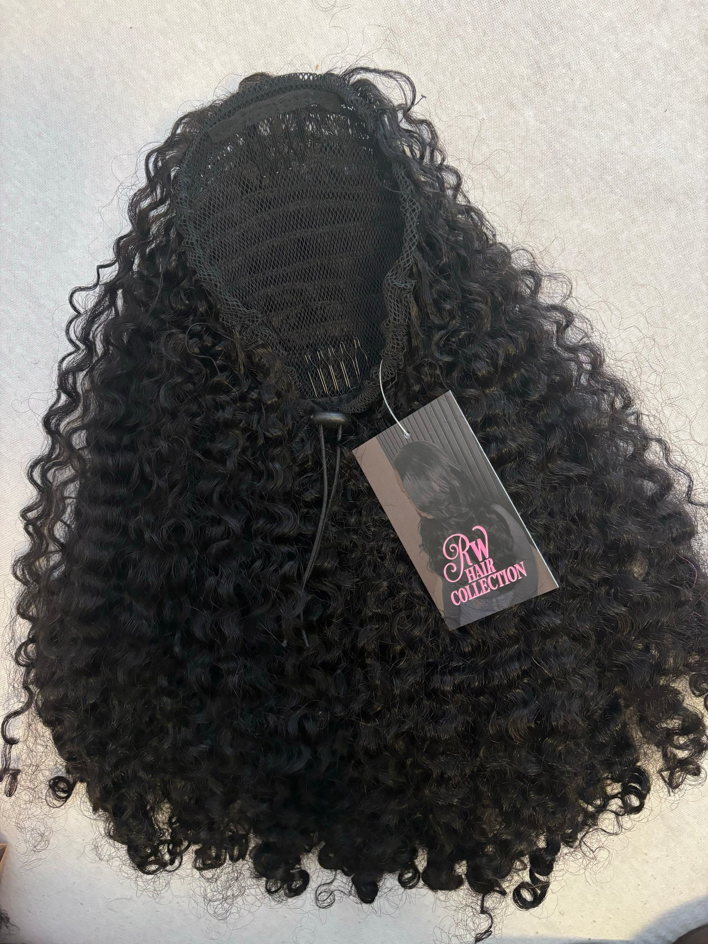 CURLY PONYTAILS